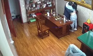 แน่นอนว่ายังมีเรื่องลึกลับอีกอย่างอยู่ในห้องทำงานของเจ้านาย