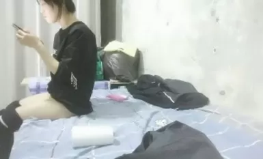 "Abang Liang sedang mencari perempuan" Pada 7 Oktober, tukang sapu jalan di kampung di bandar itu mempunyai dua adegan seks berturut-turut, satu tua dan satu muda.