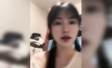 PUA大神网撩高颜值女神级露脸美女，远程遥控脱衣自摸放尿(3)