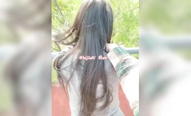 專約極品大神『橘sir-S』小母狗說我實在太壞了！！看到底下有人，換做別人都躲著點。而我卻立刻轉移到醒目的地方，同時後入的頻率和力道也加大！！