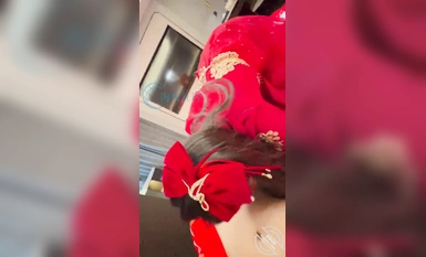 海角社區亂倫大神【會噴水的親姐姐】最新作內射了「新婚之夜」的秀禾姐姐，還爆插了她的菊花，各種姿勢潮噴