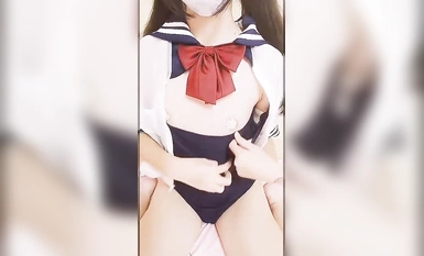 สาวน้อยผู้ไร้เดียงสาที่มีผมหางม้าคู่ "Erotic Fairy" ถูกถ่ายภาพเป็นการส่วนตัวเพื่อสวัสดิการ เธอเป็นโลลิต้าตัวน้อยที่น่ารักและถูกกฎหมายที่มีหน้าตาดีสุด ๆ อยู่ร่วมกันอย่างบริสุทธิ์และเท่