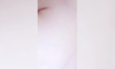 แนะนำเป็นอย่างยิ่ง อย่าเป็นเทพธิดาที่ถูกไล่ล่าโดยคนหลายพันคน แต่จงเป็นผู้หญิงเลวที่รักเงิน สาวงามบน Twitter [Xiao Susu] พร้อมสวัสดิการอันเร่าร้อน ภาพโคลสอัพของเซนสองนิ้วไมร์เทิลเครปไมร์เทิลขณะถูหน้าอก ( 6)