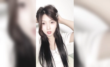 2024年9月，重磅！超美~白月光女神【兜兜】绝世容颜脱光抠逼~好激动~，这颜值让大哥们都硬了(3)