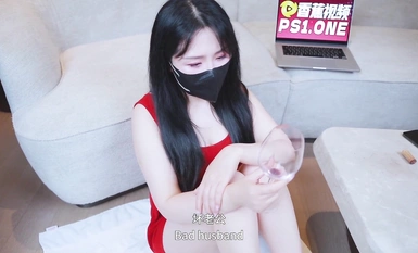 Sexy and sweet little fairy lady "Sakura Momo" Who can understand the loneliness of being alone in the empty boudoir~ The white tiger goddess with beautiful pussy takes the initiative to spread her legs and let daddy enter her honey hole