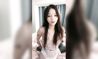 【帶小御回家】00後校花女神 摳穴自慰淫水直流 (5)