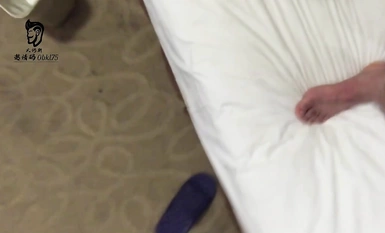 เหอหนานเลวตรงกันข้ามเจิ้ง Zixin ได้รับการฝึกฝนให้ถึงจุดสุดยอดในขณะที่ถูกระยำในโรงแรม!