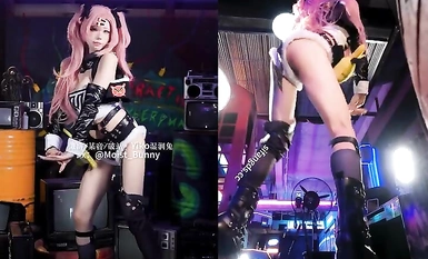 B站【Yiko湿润兔咬一口兔娘】最新『妮可三百窟』 Shake it 双视角骚舞SM捆绑很顶