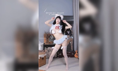 B站【Yiko湿润兔咬一口兔娘】最新『妮可三百窟』 Shake it 双视角骚舞SM捆绑很顶