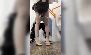 最新9月訂閱，推特極品性癮情侶【91A-sce與小條】福利①，圈養高質量小母狗，各種制服啪啪調教 (1)