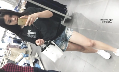 【情侣自拍】南宁热恋情侣自拍性爱视频，把精液射到了女友的嘴里！