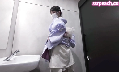 【SSRPeach】 การถ่ายทำส่วนตัวของ "Ellie" โค้ชฟิตเนสบั้นท้ายจากภาควิชาภาษาและวรรณคดีต่างประเทศของมหาวิทยาลัย Tsinghua ในญี่ปุ่น ชายที่แต่งงานแล้วถูกล่อลวงหลังจากคุยกับหญิงสาวในชุดกิโมโน