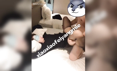 最新10月福利！电报群极品小母狗，绿帽骚妻【是小肥羊呀】私拍，约炮单男3P前后夹击，高潮插到痉挛(1)