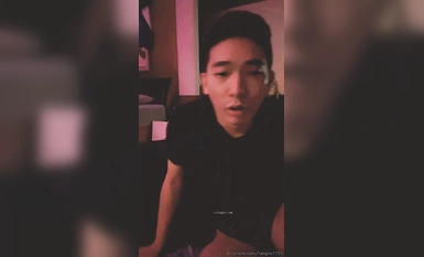 33萬粉炮王大種馬【趙又廷】約炮嫩模美少女【肉包】合作性愛露臉自拍，S級身材太誘人，連續搞了2炮