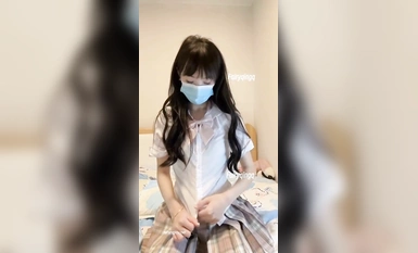 反差学生妹抖音裸舞，超嫩操起来很舒服清纯妹子