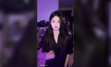 สาวงามในโรงเรียนถูกแฟนล้อเลียนด้วยวิธีต่างๆ ถ่ายเซลฟี่ เปิดเผยความลับ เผยวิดีโอส่วนตัวรูปถ่ายชีวิตประจำวันจำนวนมาก