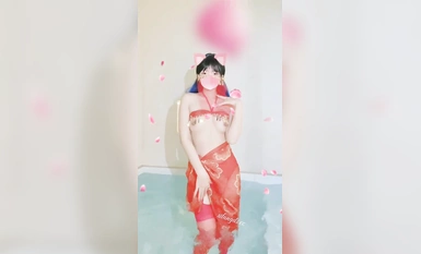 推特極品福利姬，可甜可鹽女神【小仙雲】最新10月新番長視頻定製，裸舞，道具紫薇，迷幻電鼓升職記 (2)