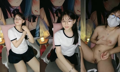 純ピンクのメガネっ娘@えくぼ娘の定番福利厚生ショー (12)