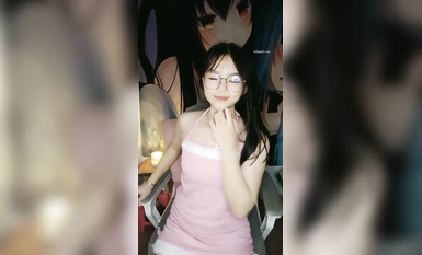 清纯粉嫩眼镜娘@酒窝小妹尺度福利秀(13)