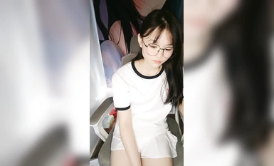 清纯粉嫩眼镜娘@酒窝小妹尺度福利秀(14)