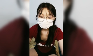 Gadis merah jambu tulen dengan cermin mata@pertunjukan kebajikan standard gadis (2)