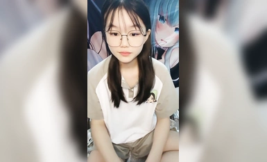 清纯粉嫩眼镜娘@酒窝小妹尺度福利秀(4)