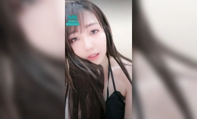 2024年極品台灣高顏值風騷御姐【ladyyuan】黑絲啪啪，甜美俏佳人，絕美的干炮搭檔 (1)