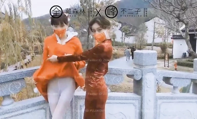 【深夜企劃】極品模特【峰不二子】- 新春紅包露出任務 會員雙飛極品尤物 操著逼舔著穴3P活春宮太享受了