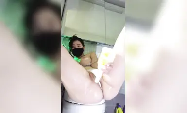 韩极品主播【智仁】精致的脸蛋儿曼妙的身材光滑的肌肤智仁VVIP露脸勒B自摸闪露B、手指插B甚至插屁眼儿(3)