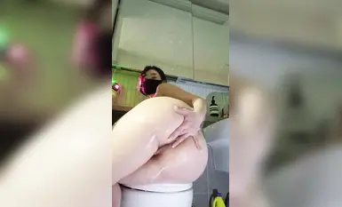 韩极品主播【智仁】精致的脸蛋儿曼妙的身材光滑的肌肤智仁VVIP露脸勒B自摸闪露B、手指插B甚至插屁眼儿(3)