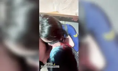 [Foot control cuckold ecstasy] Post-95 cuckold couple’s beautiful leg queen "Xi Mengyao" paid resource "Cuckold couple giving blowjob to a single man together" 3P hookup exposed in public locker room