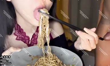 爸爸的精液母狗『jojo九九』被爸爸狠狠的深喉 一想到我在學校還是某人的白月光 就好羞恥好興奮是怎麼回事.. (3)