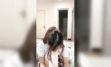 清纯颜舞姬@辣条公主佳佳裸舞尺度福利秀(5)