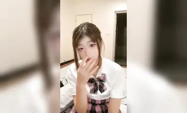 清纯颜舞姬@辣条公主佳佳裸舞尺度福利秀(5)