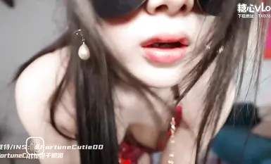 糖心vlog 寧紅葉調教處女肉棒，Coser表妹太會玩，淫水精液灌滿小穴滴滿地餅乾姐姐