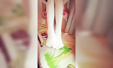 麻酥酥哟2017‎.‎10‎.‎27 抹胸萝莉自然光