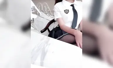 麻酥酥喲 2022.04.29‎ 課桌下面自慰