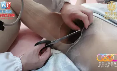 스타 미디어 XKG242 요염한 여성 환자가 음탕 한 의사를 괴롭힌다.