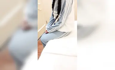 【应求更新】【你的春夢】  花一萬四找了個處女直播破處，快進到44分鍾見血