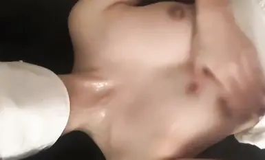 후원자의 아버지는 섹스에 중독된 여신을 감금하고 그 위에 올라타서 정액을 한 방울도 빼내지 않습니다!