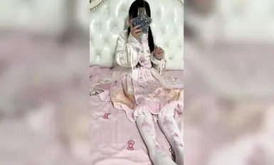 清纯母狗小萝莉【冰凌紫萱】JK小萝莉竟被黑鬼爆操？直呼暴殄天物！清纯小萝莉3P被大黑屌抱起来操(7)