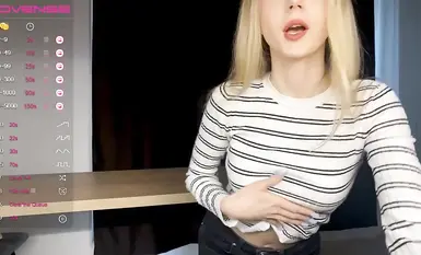 Ang napakagandang babae sa CB station na si oh_honey_ ay may matamis na boses (11)