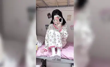 素片天花板 蘿莉【不要凶小乖】福利 黑絲玉足 劇情演繹 各種制服cos-4彈 水都扣泛濫了！粉嫩腳丫太美了 (9)