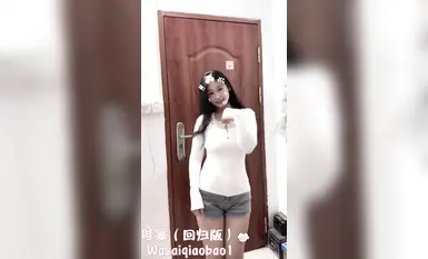 推特露臉反差騷婊人妻【哇塞】當我陪主人晚上出去夜跑，主人要在馬路上裸舞，到隱蔽的小路旁邊時吃爸爸大肉棒