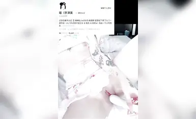 Gadis yang sangat cantik dengan wajah pussy yang sama [ouoldllmeow] telah disetubuhi oleh bapanya.