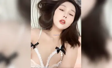 Heavy! So beautiful! Thousands of people lick the screen to obsess over the top goddess [Bao'er coco], who has paid benefits, has a good-looking face and a coquettish expression, and has big breasts and top-notch steamed buns that make Ziwei tease the camera (1)