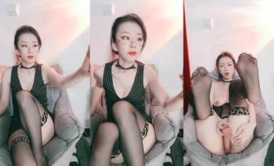 【雪奈luck】风骚御姐_长腿骚姐姐激情裸舞_刺激拼命道具自慰抽插(7)