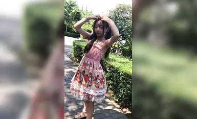 福利姬 漿果兒-大街上露出 全裸宅舞