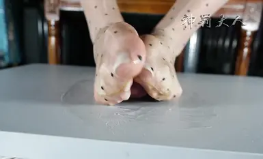 횡포 한 여성 S @ 神 처벌 마스터가 남성 노예 컬렉션을 훈련하고 압박합니다 (10)