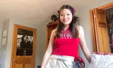 漂亮青春美眉【吳麗娜】吃雞啪啪 身材嬌小白虎高顏粉嫩 小嬌乳 在家被大肉棒無套輸出 口爆吃精